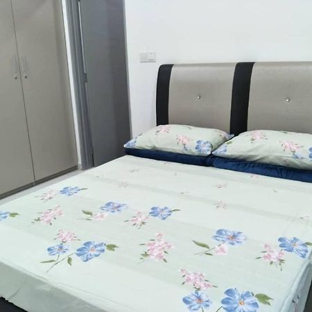 Mesahill Nilai 2 Room Condo - Fast Wifi, Amazing Pool & Tv Buitenkant foto