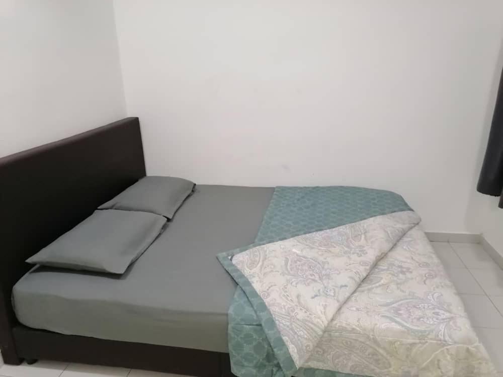 Mesahill Nilai 2 Room Condo - Fast Wifi, Amazing Pool & Tv Buitenkant foto