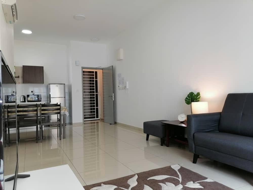 Mesahill Nilai 2 Room Condo - Fast Wifi, Amazing Pool & Tv Buitenkant foto