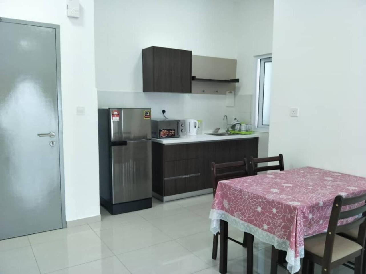 Mesahill Nilai 2 Room Condo - Fast Wifi, Amazing Pool & Tv Buitenkant foto