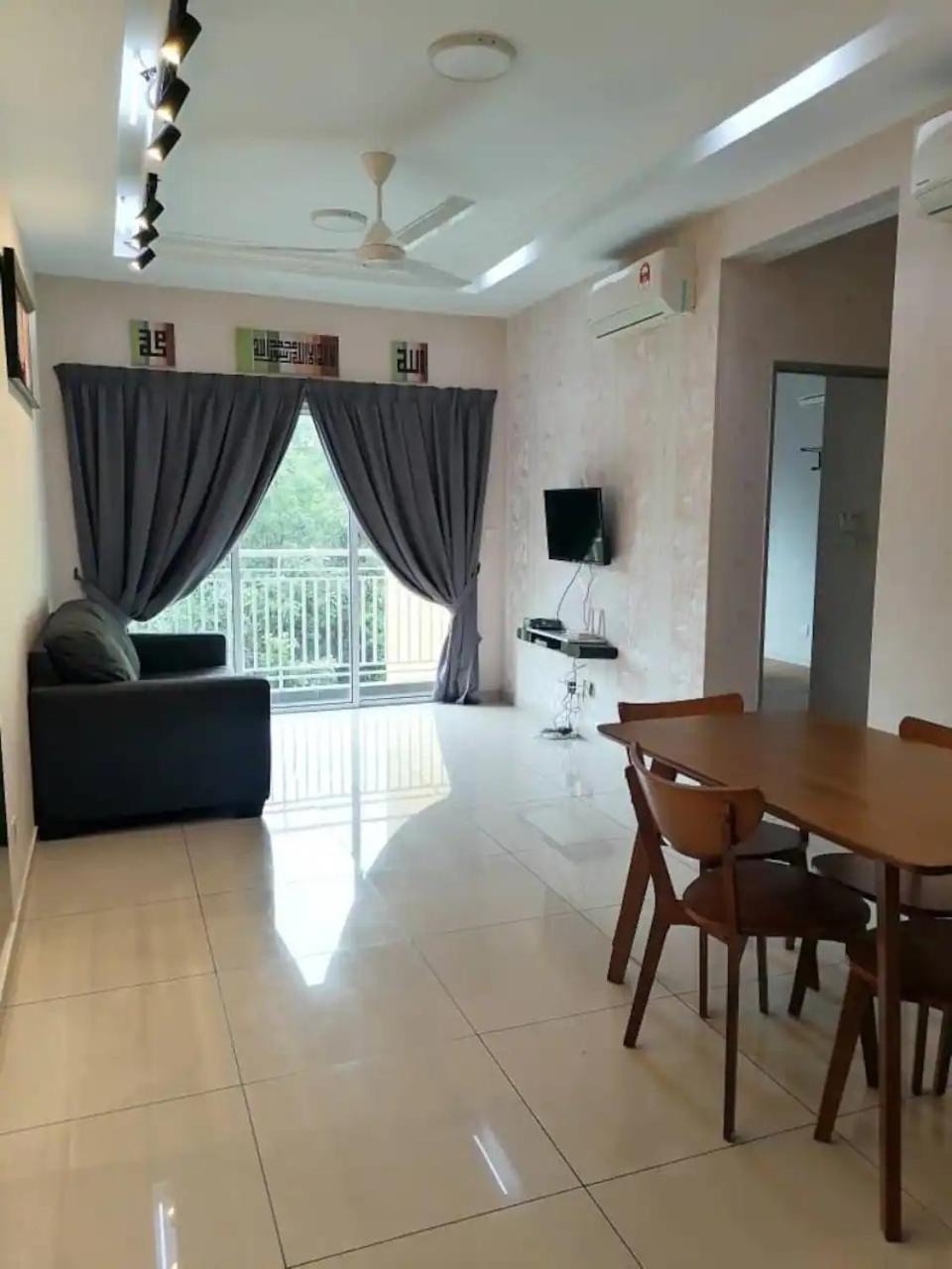 Mesahill Nilai 2 Room Condo - Fast Wifi, Amazing Pool & Tv Buitenkant foto