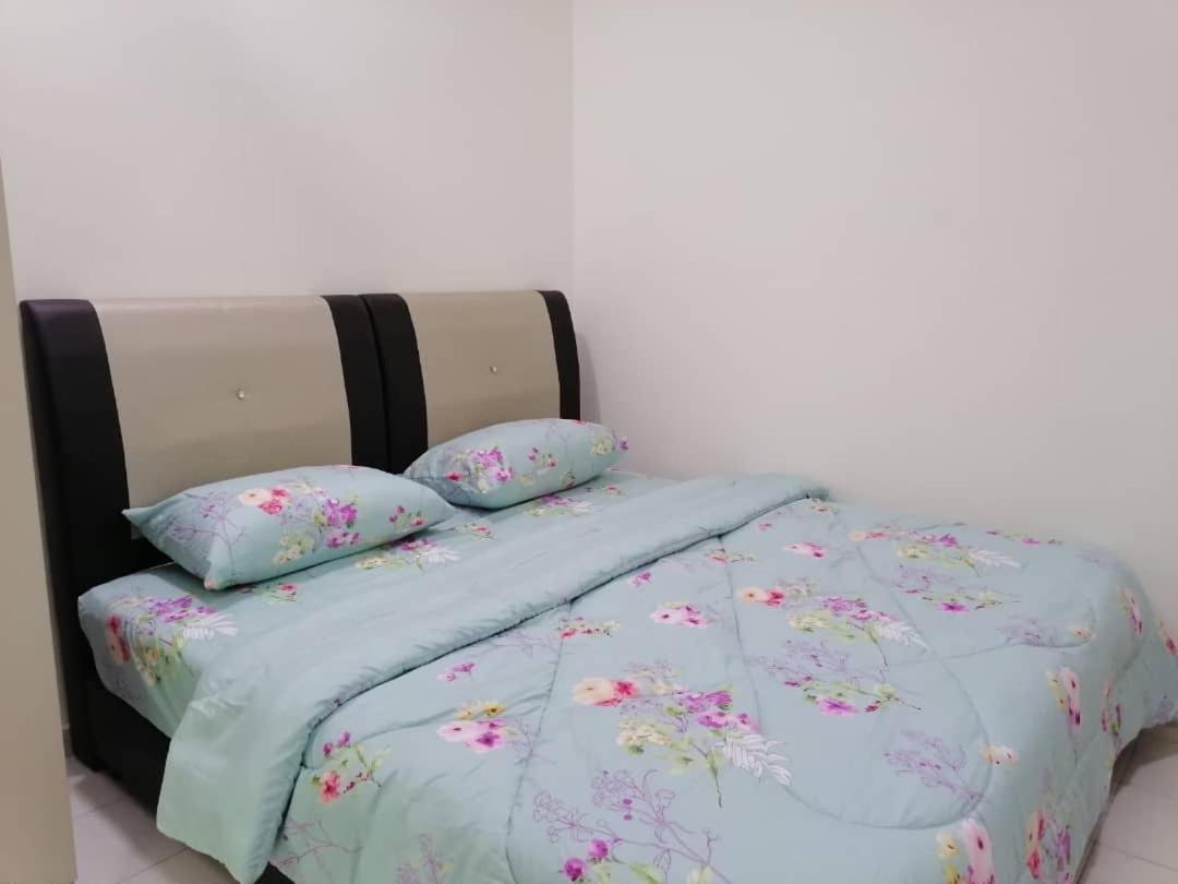 Mesahill Nilai 2 Room Condo - Fast Wifi, Amazing Pool & Tv Buitenkant foto
