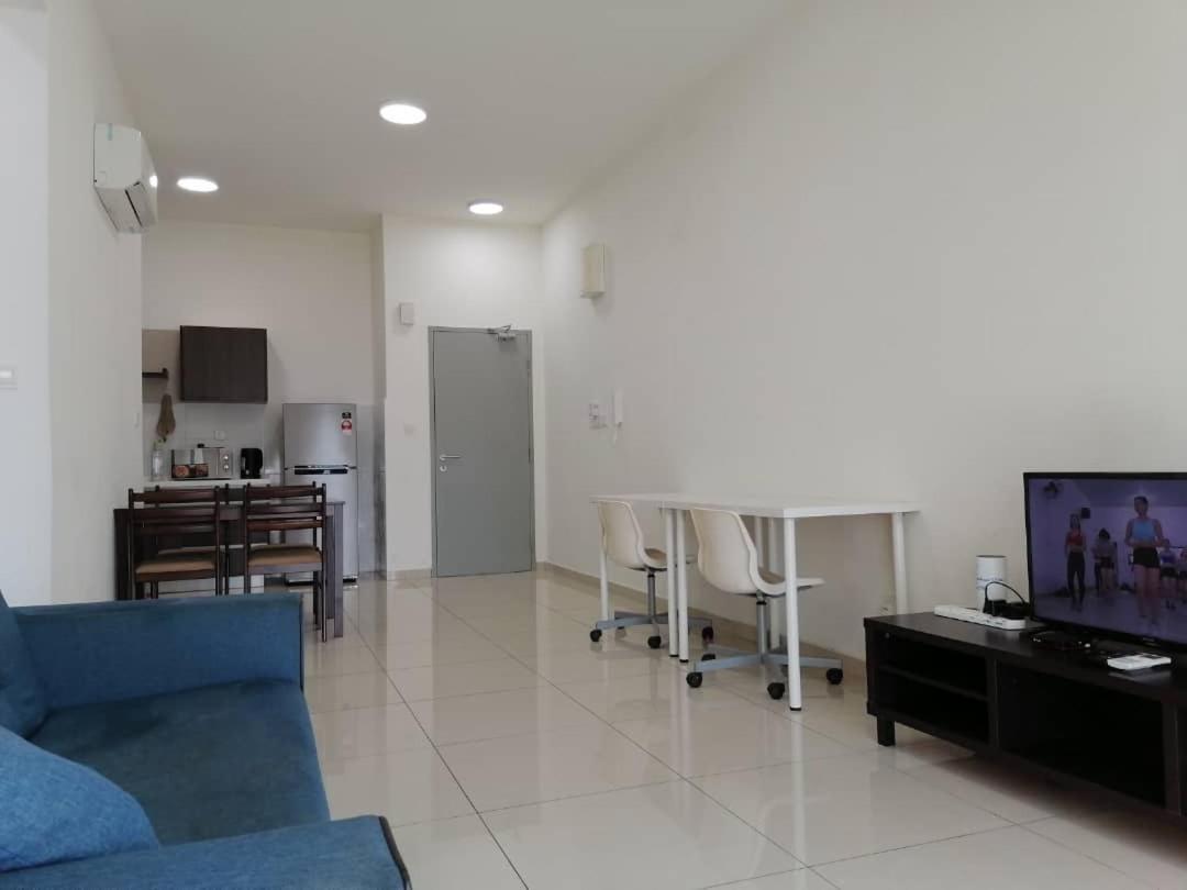 Mesahill Nilai 2 Room Condo - Fast Wifi, Amazing Pool & Tv Buitenkant foto