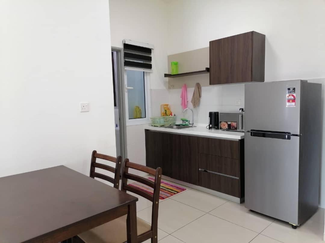 Mesahill Nilai 2 Room Condo - Fast Wifi, Amazing Pool & Tv Buitenkant foto